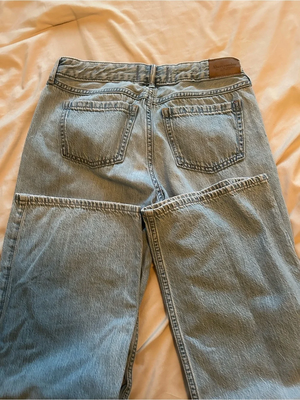 Abercrombie kids -Light Blue Distressed bug girls  Jeans 15/16 short